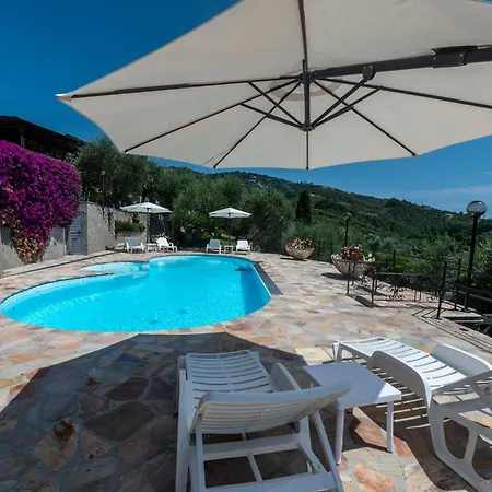 Villare, Con Piscina Nel In Riviera
